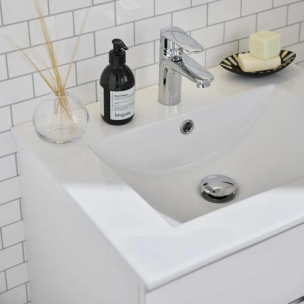 Servant med stor vask